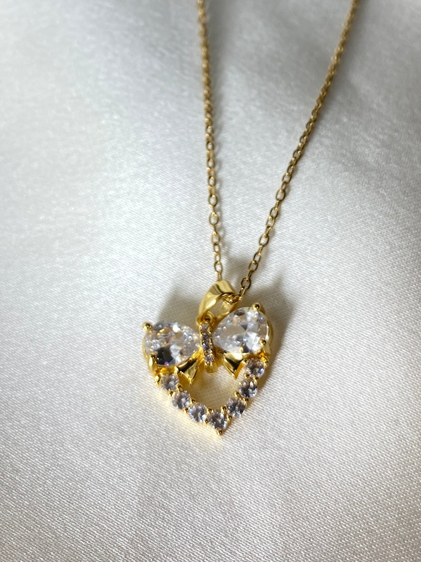 Fiyonk Kalp Çelik Kolye