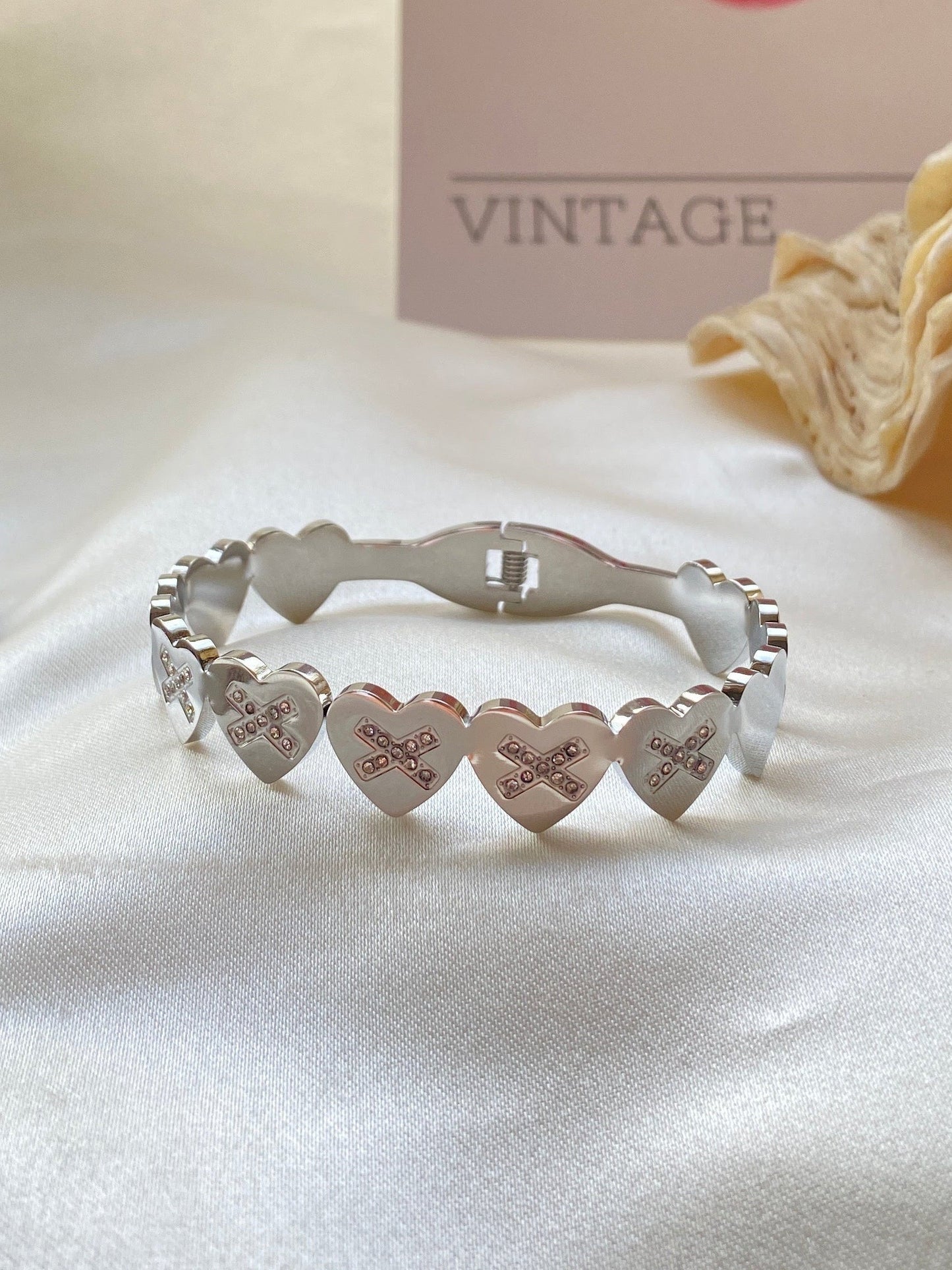 Kalpli Çelik Bilezik