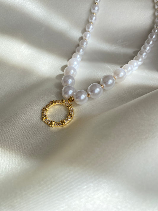 Lune Çelik Halkalı İnci Kolye