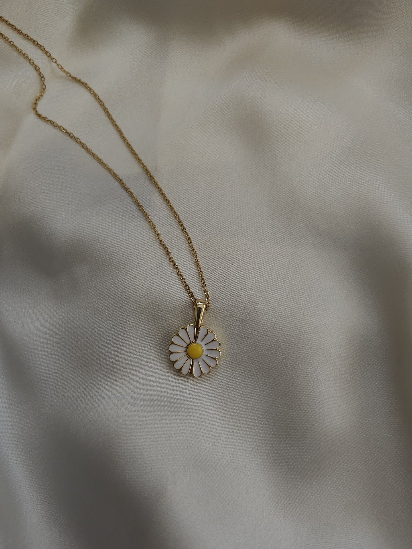 Lune Daisy Gold Steel Necklace