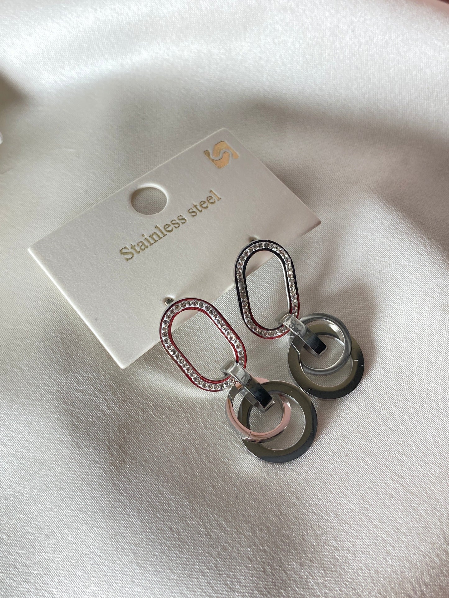 Sallantılı Çelik Küpe