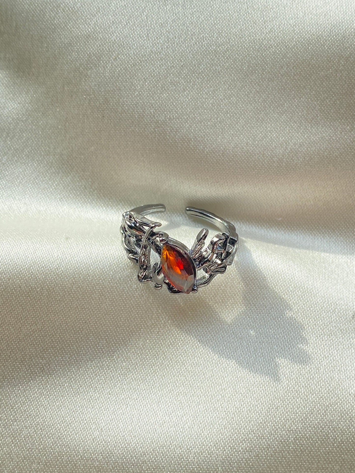 Turuncu Taş Detaylı Çelik Yüzük