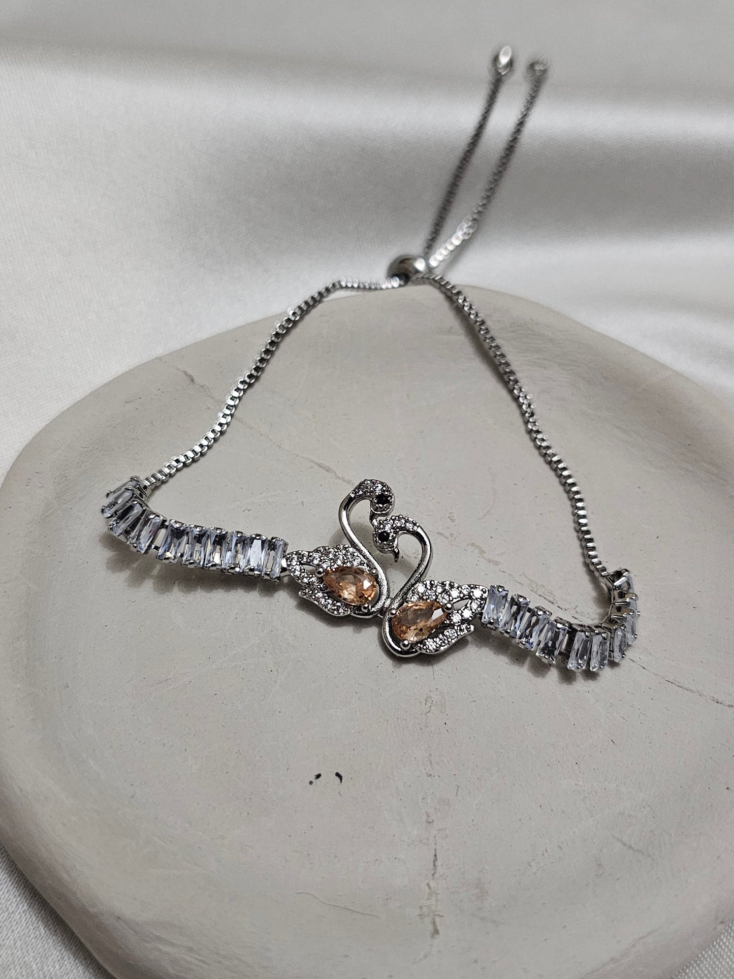 Kuğulu Silver Su Yolu Çelik Bileklik