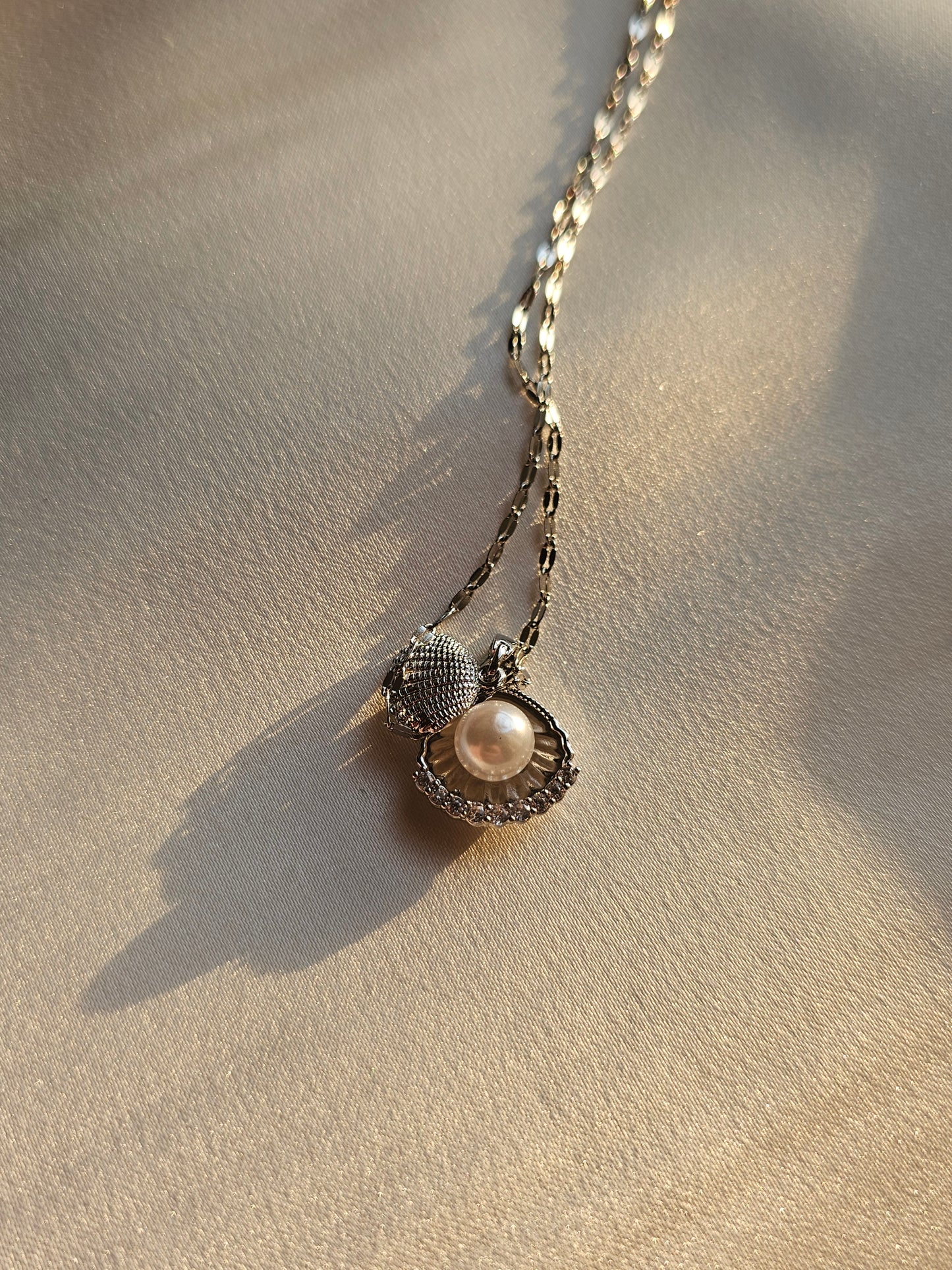 Pearl Silver Steel Necklace with Cover