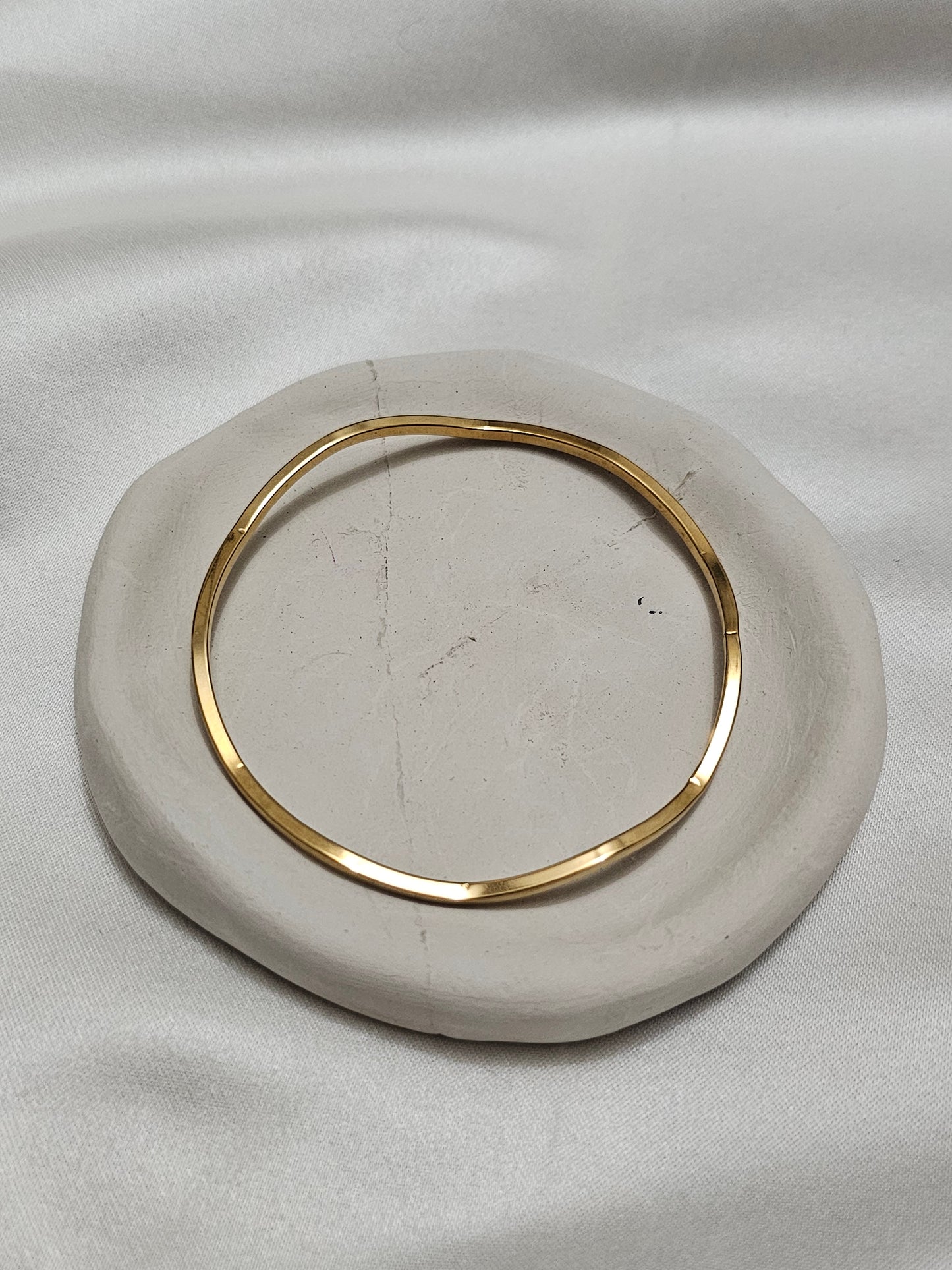 Ajda Bracelet Curved Gold Steel