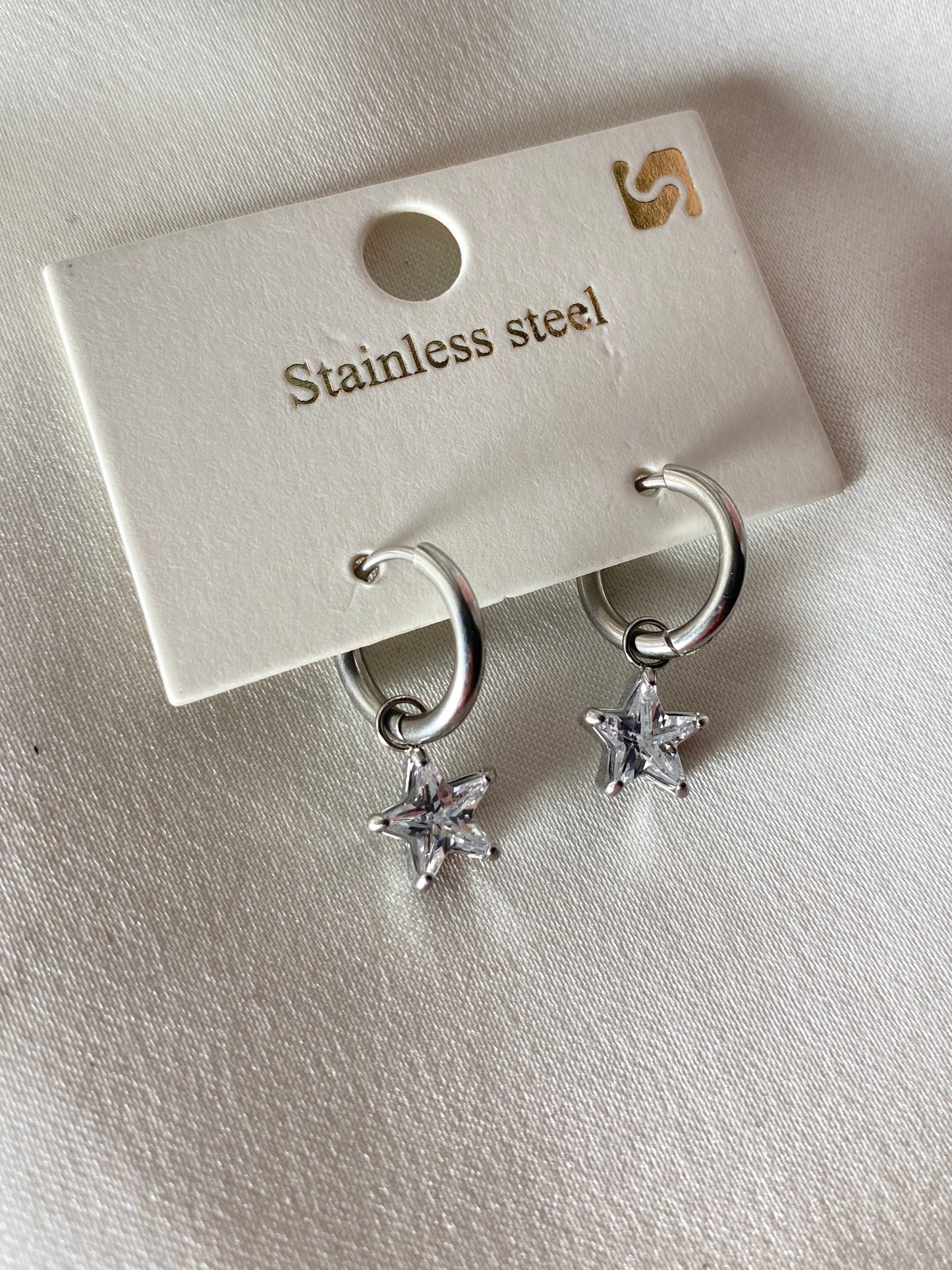 Yıldız Taşlı Çelik Küpe