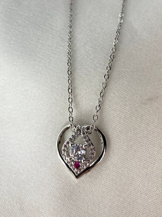 Taşlı Kalp Çelik Kolye