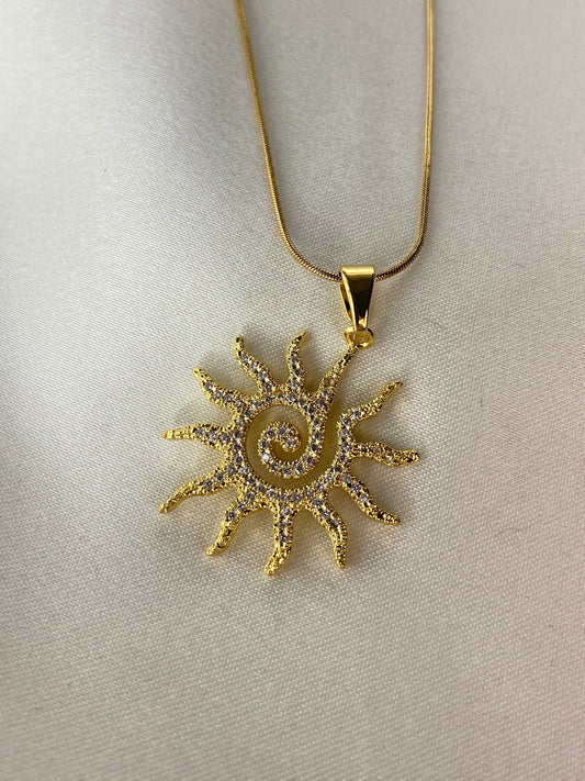 Parıltılı Güneş Çelik Kolye