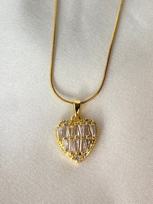 Taşlı Kalp Çelik Kolye