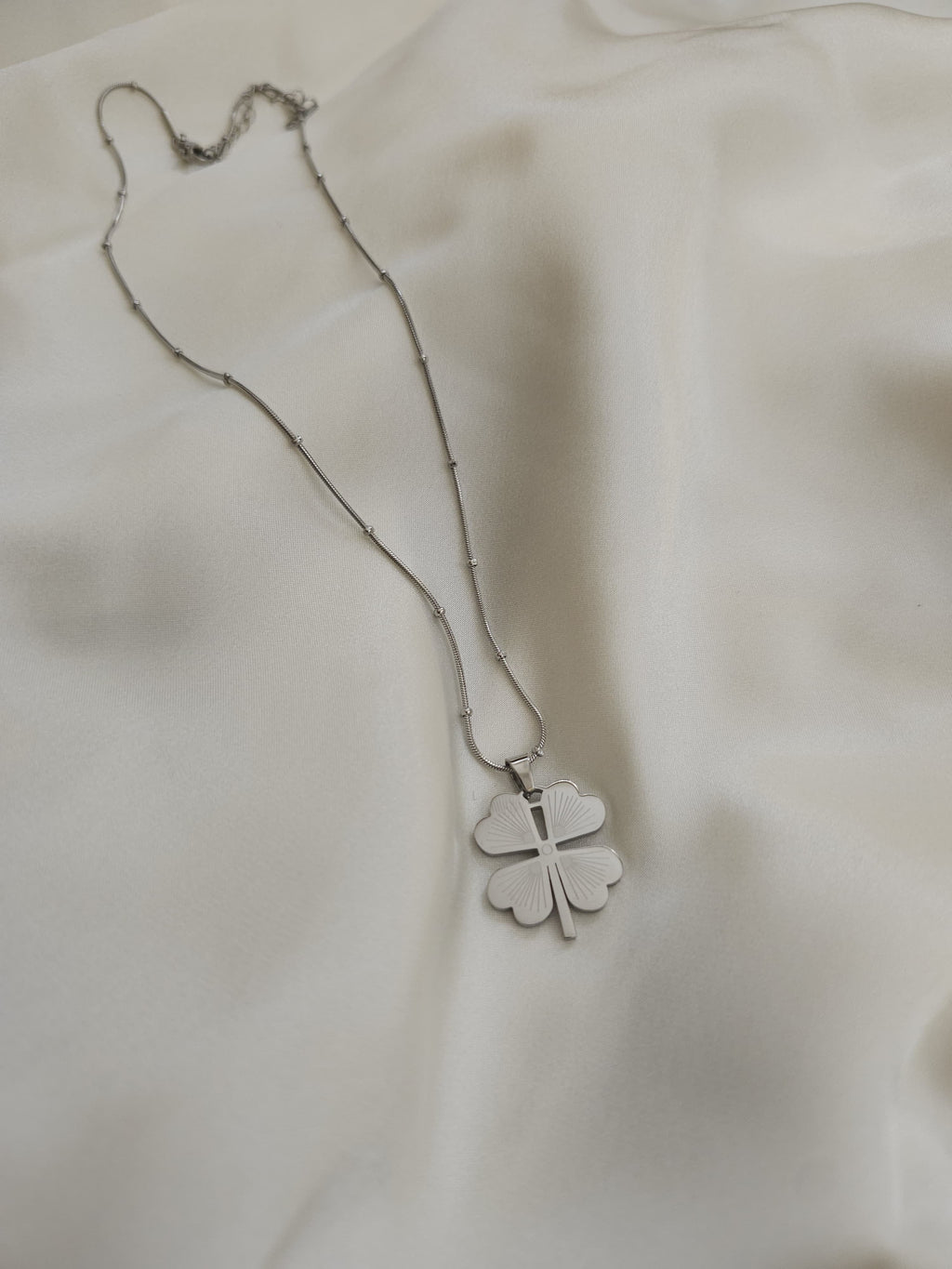Lune Clover Silver Steel Necklace