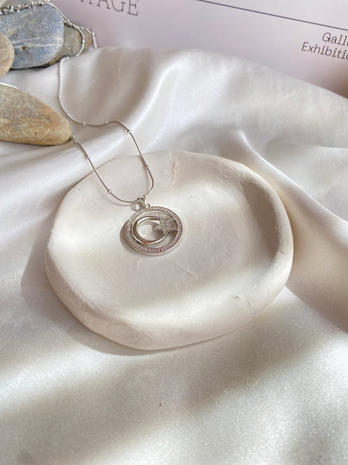 Çerçeveli Taşlı Bayrak Silver Çelik Kolye