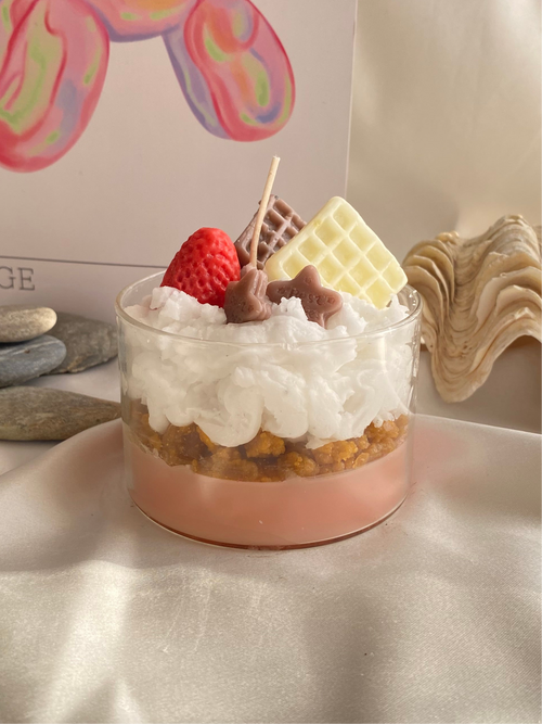 Bisküvili Çilek Mum