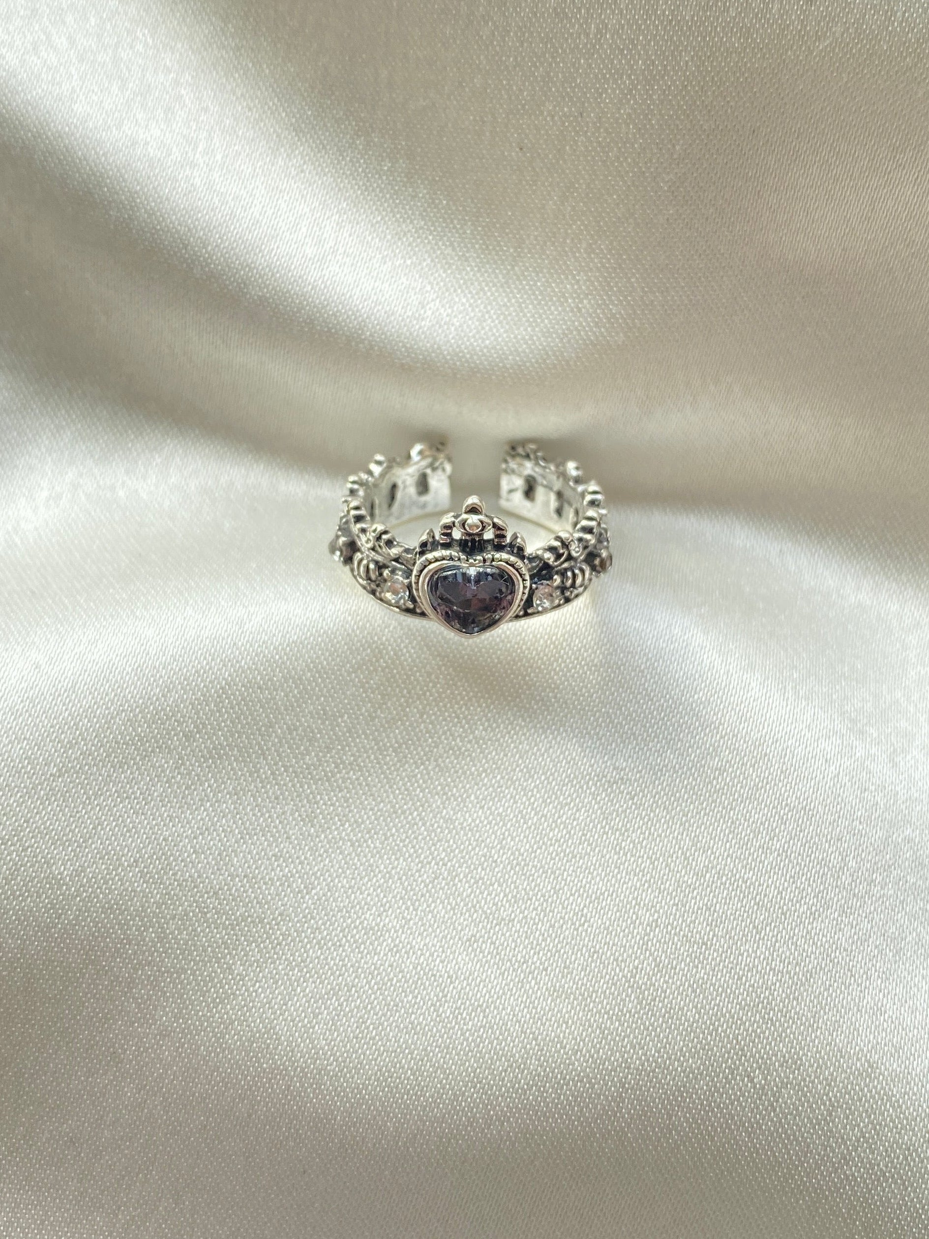 Renkli Taş Kalpli Çelik Yüzük