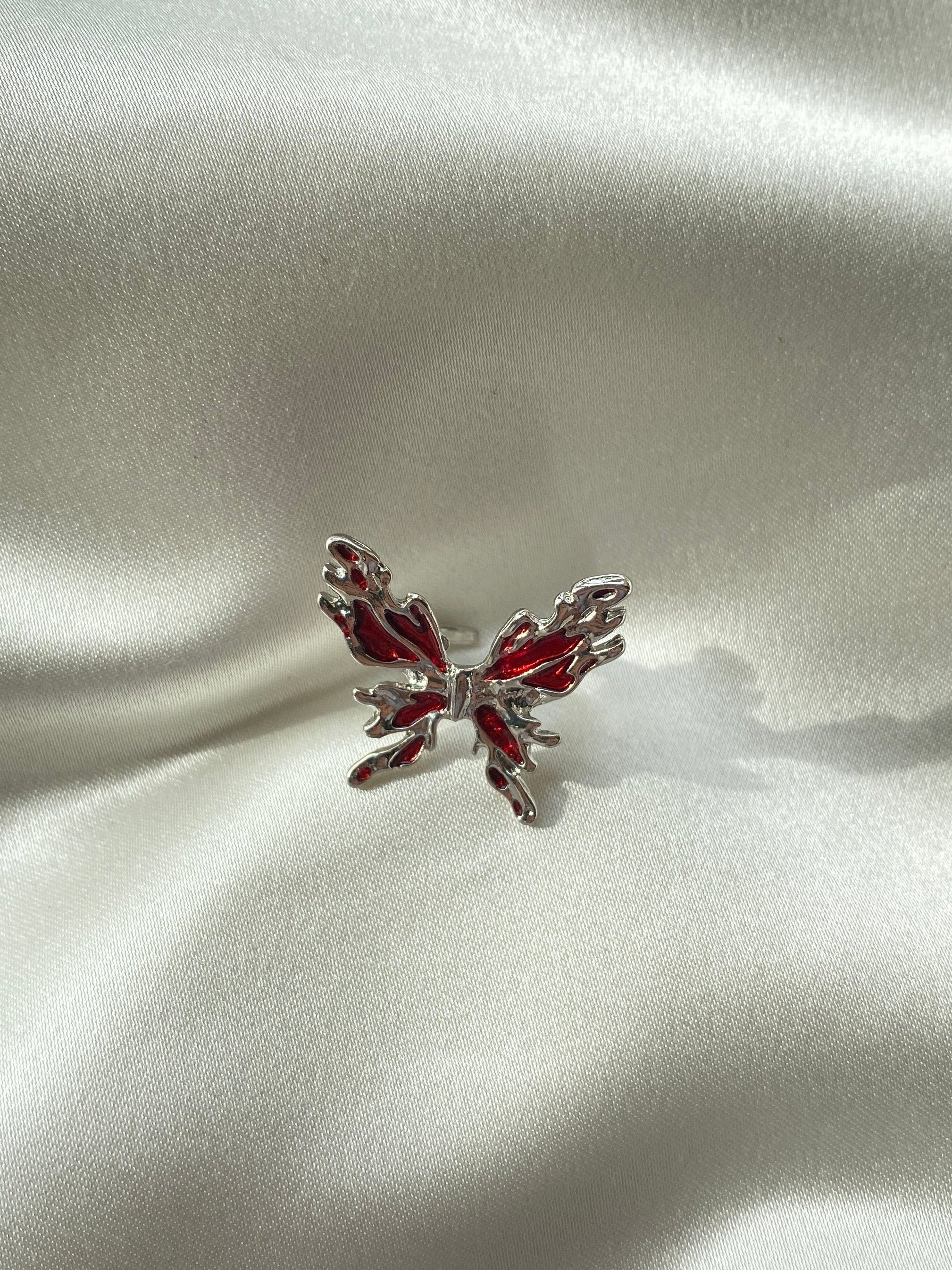 Kelebekli Çelik Yüzük