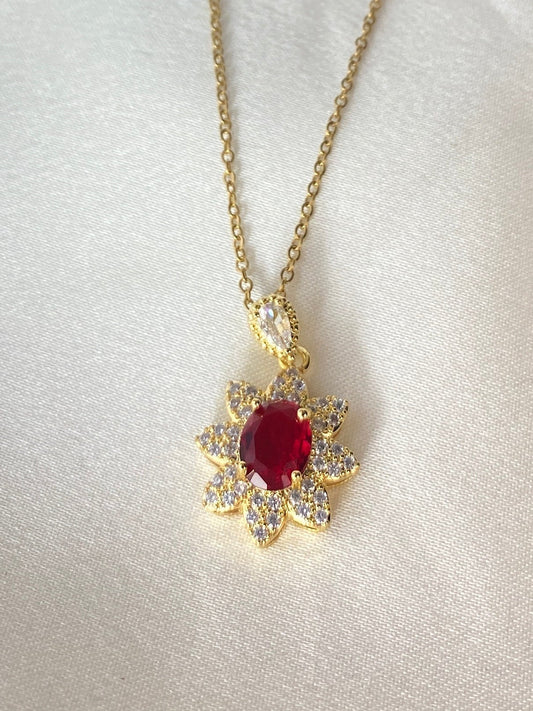 Kırmızı Taşlı Çelik Kolye