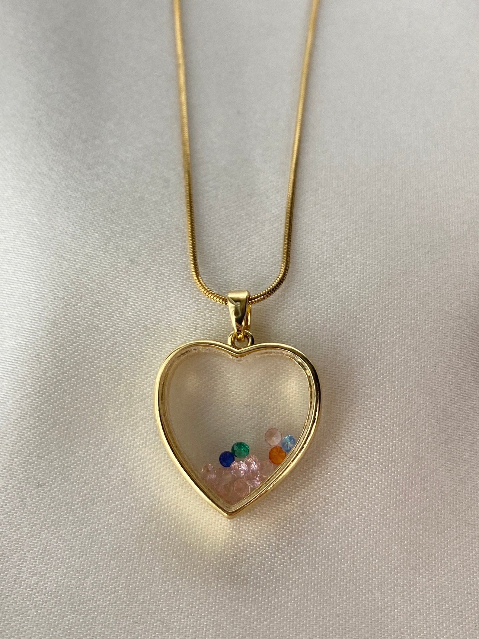 Renkli Taşlı Kalp Çelik Kolye