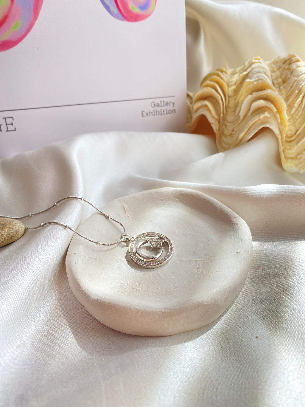 Çerçeveli Taşlı Bayrak Silver Çelik Kolye