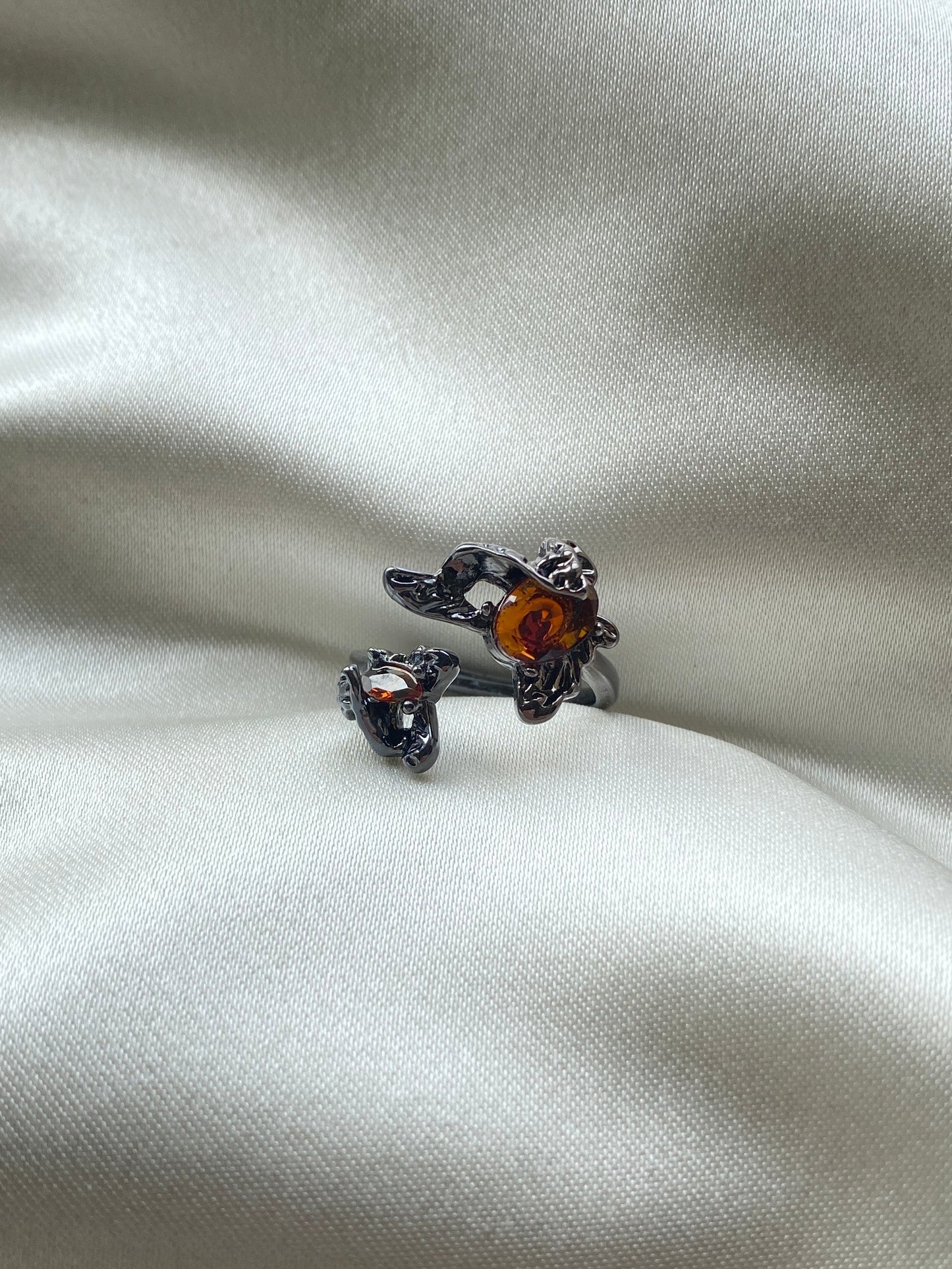 Renkli Taş Detaylı Çelik Yüzük