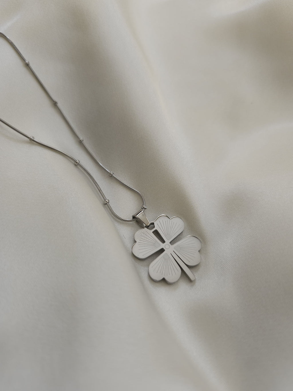 Lune Clover Silver Steel Necklace