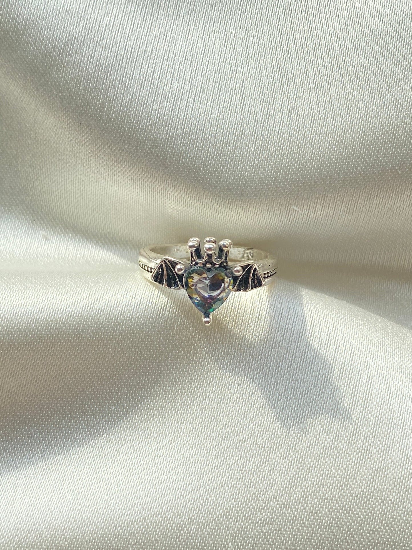 Kalp Taşlı Çelik Kolye