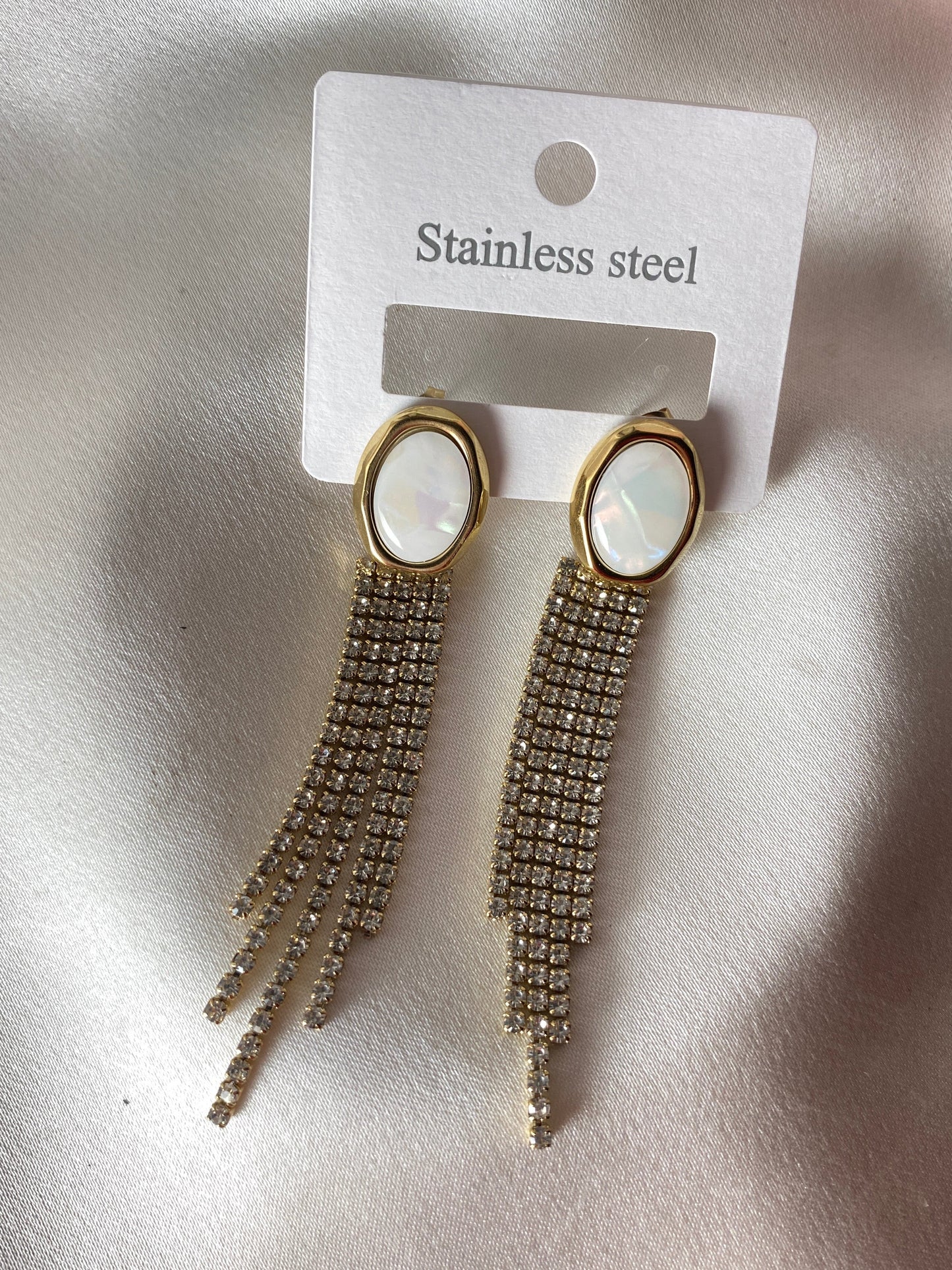 Sallantılı Işıltı Çelik Küpe