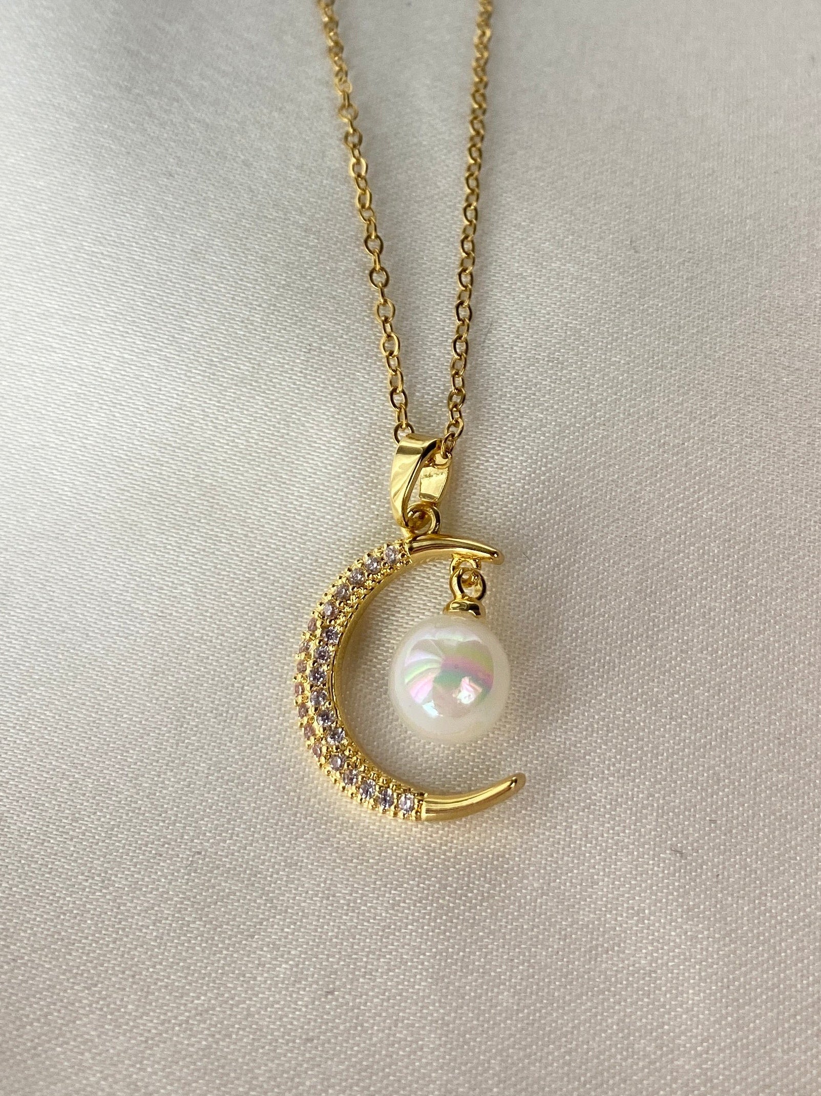 İncili Ay Çelik Kolye