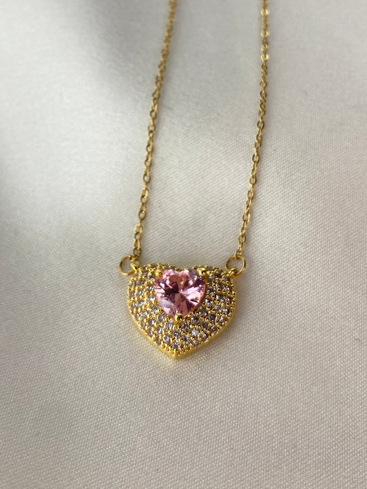 Pembe Detaylı Kalp Kolye