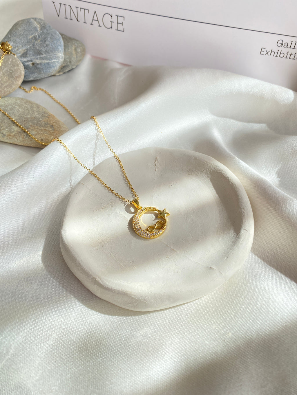 Taşlı Gold Bayrak Sonsuzluk İşareti Çelik Kolye