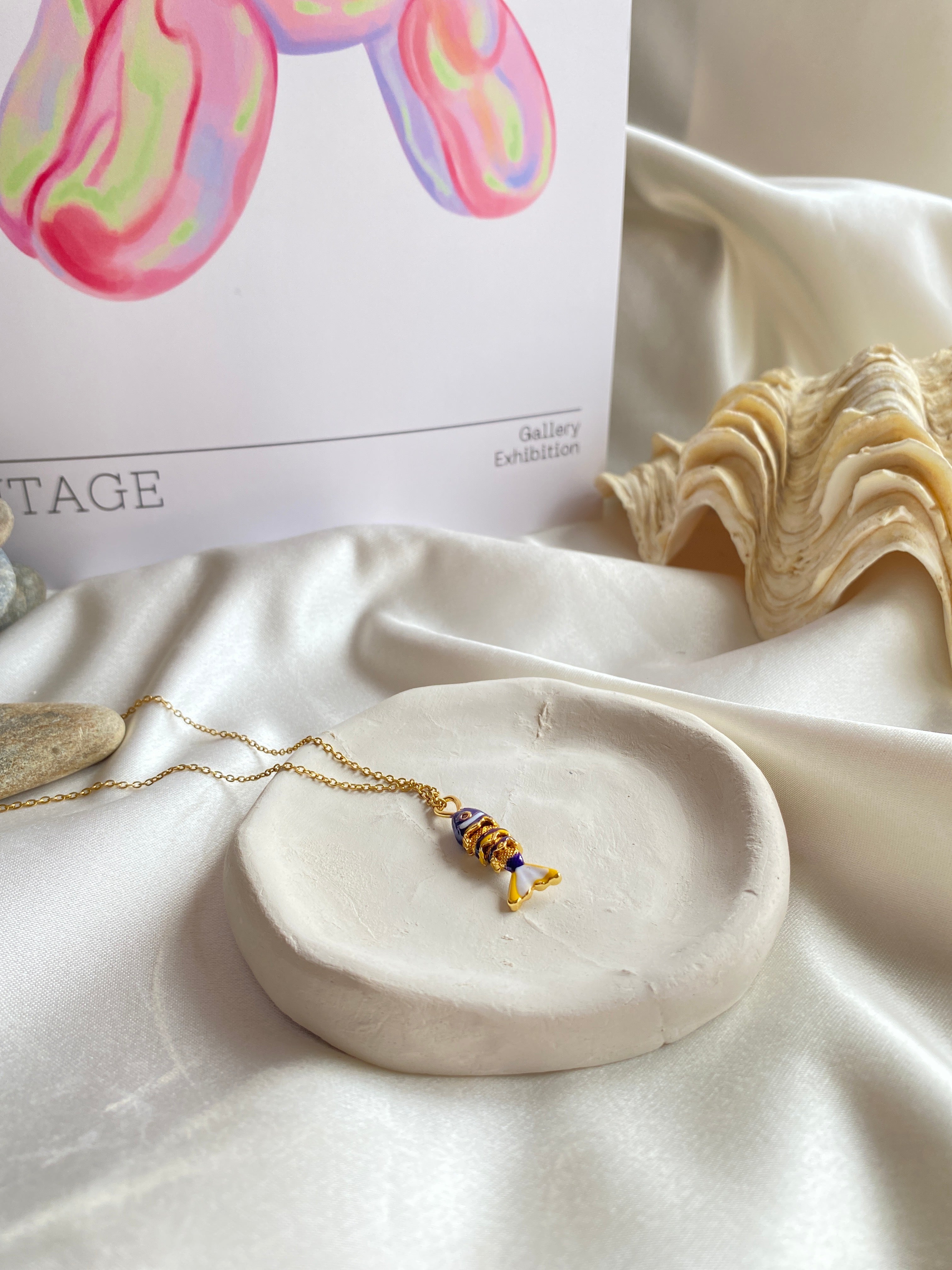 Lune Çelik Siyah Balık Gold Kolye