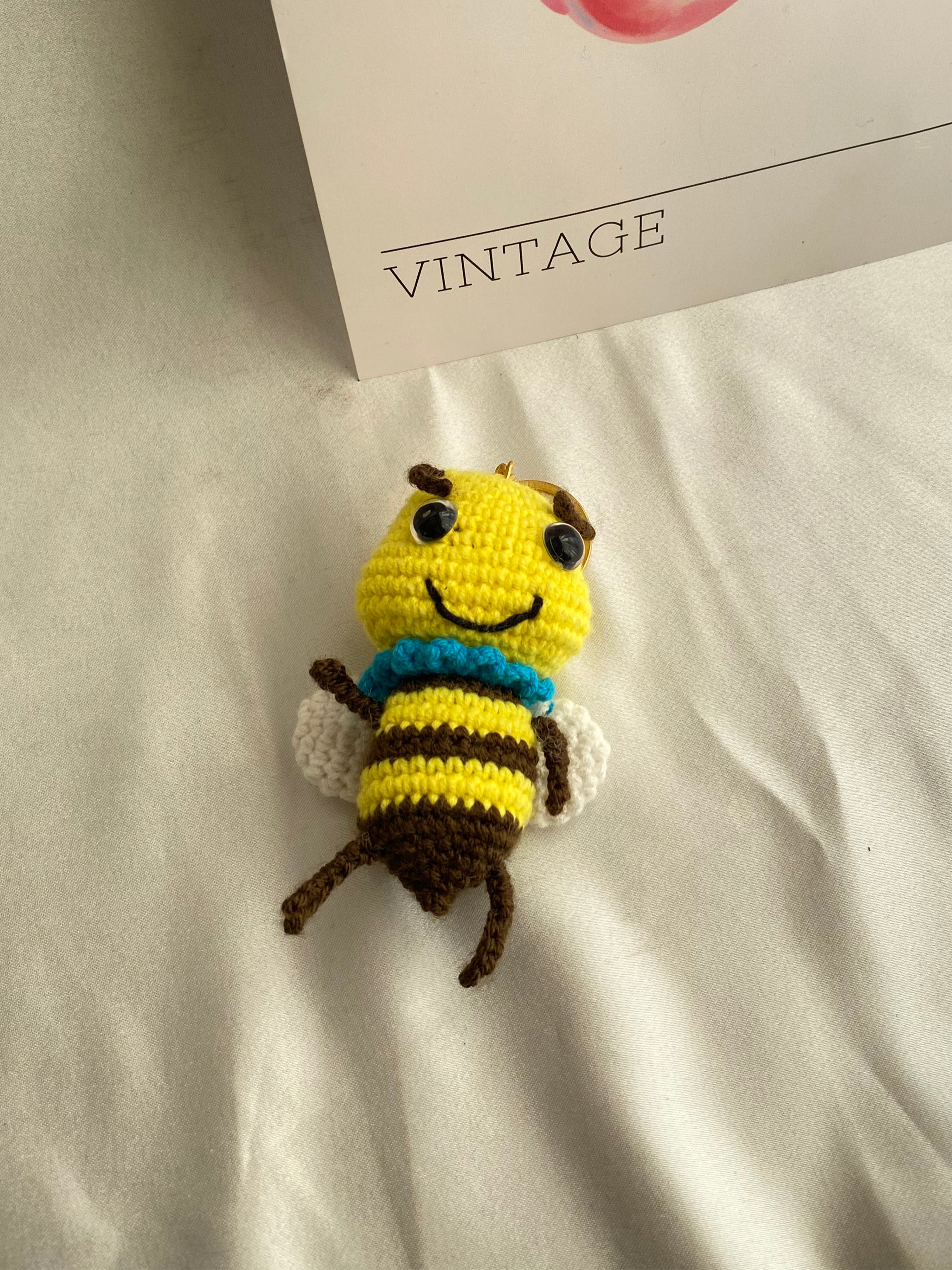 Mavi Detaylı Arı Anahtarlık