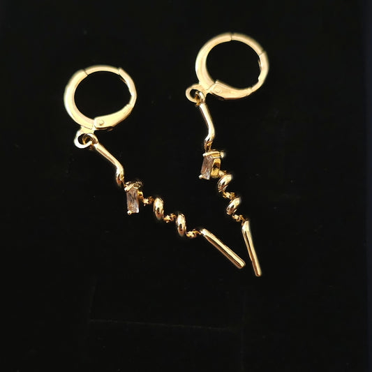 Lune Çelik – Spiral Grace Gold Küpe