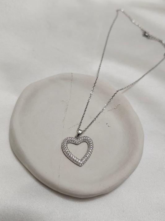Kalp Taşlı Silver Çelik Kolye