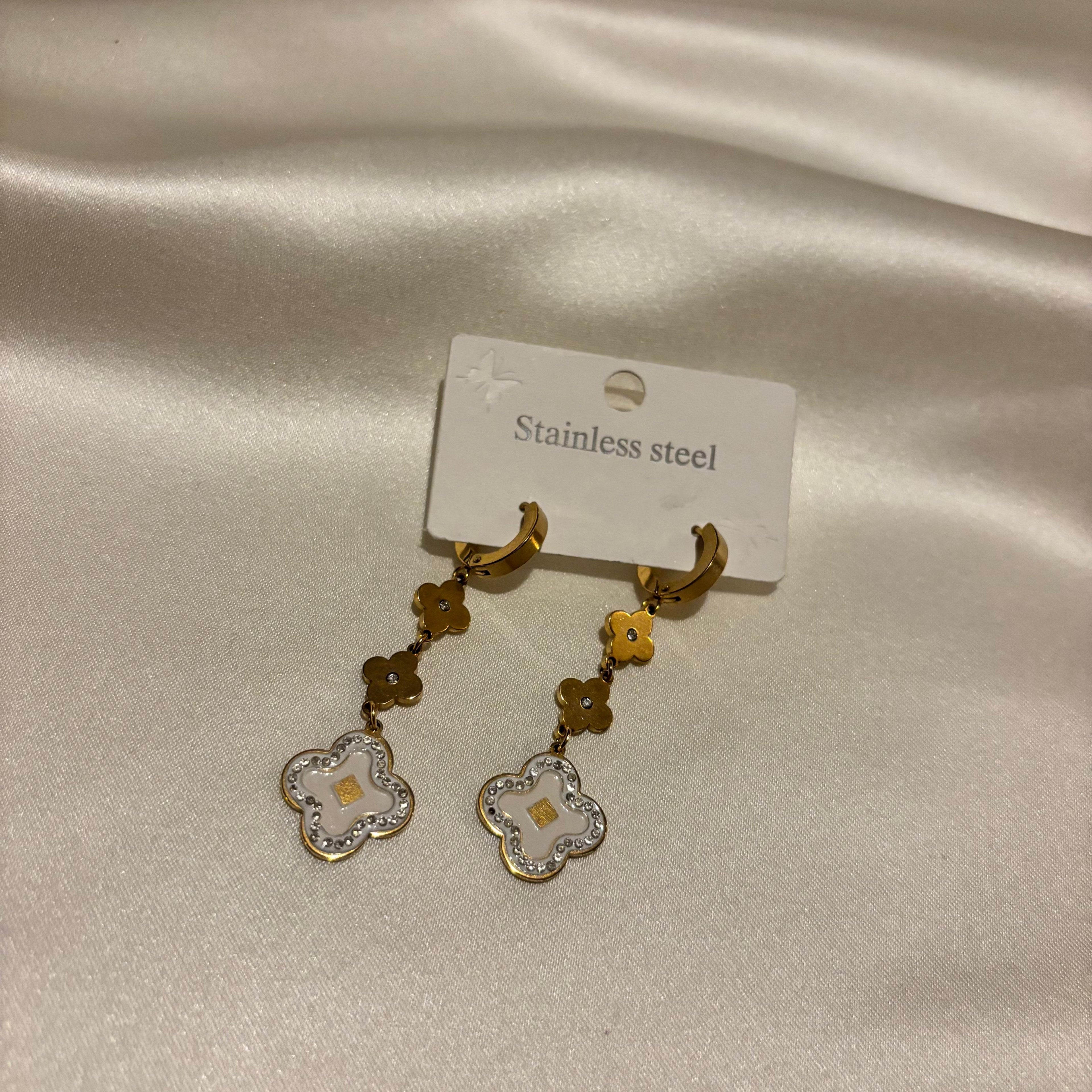 Lune Çelik Yonca Beyaz Gold Küpe