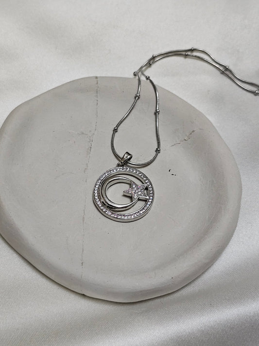 Çerçeveli Taşlı Bayrak Silver Çelik Kolye