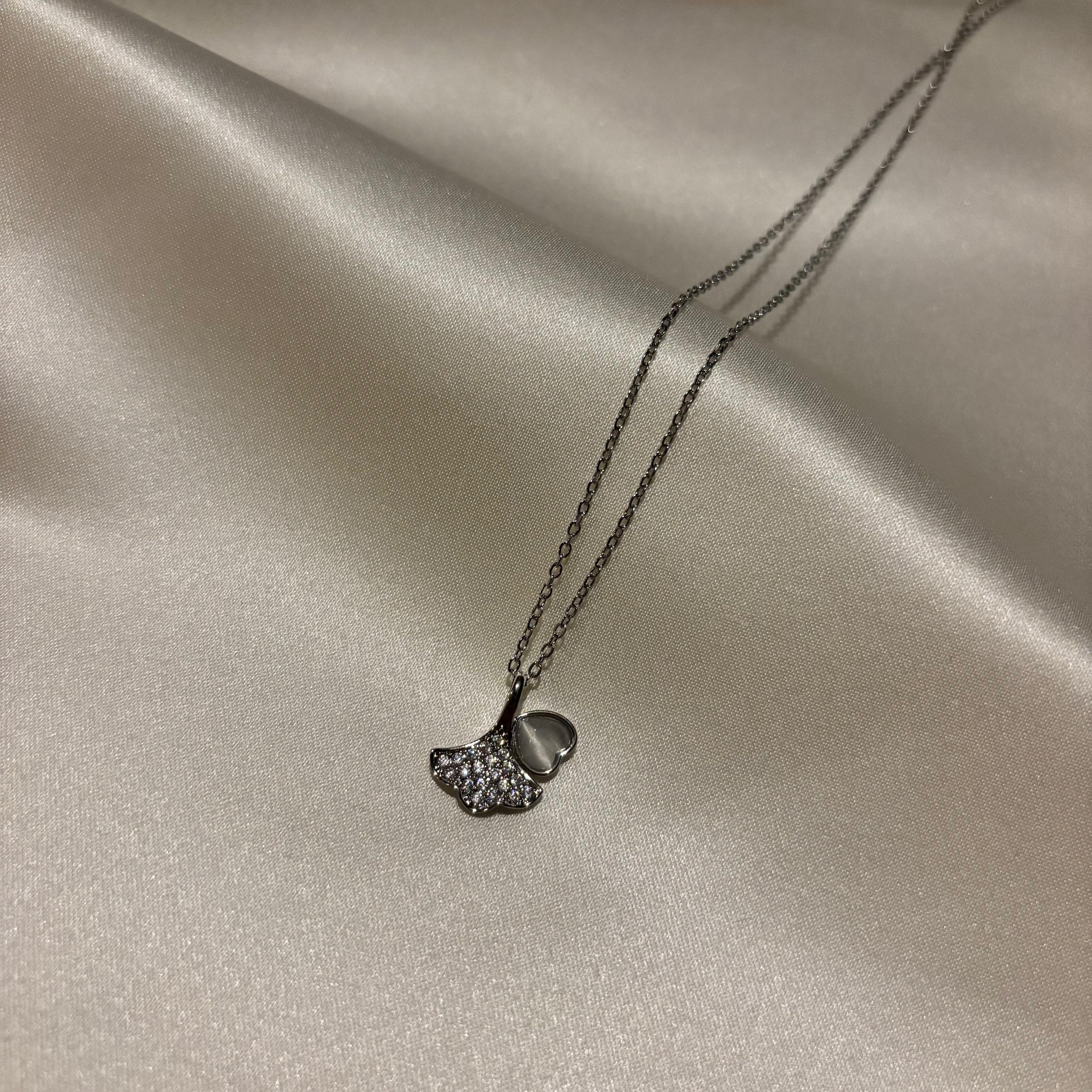 Lune Çelik İnci Kolye