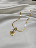 Kalp ve Taşlı Çelik Gold Kolye