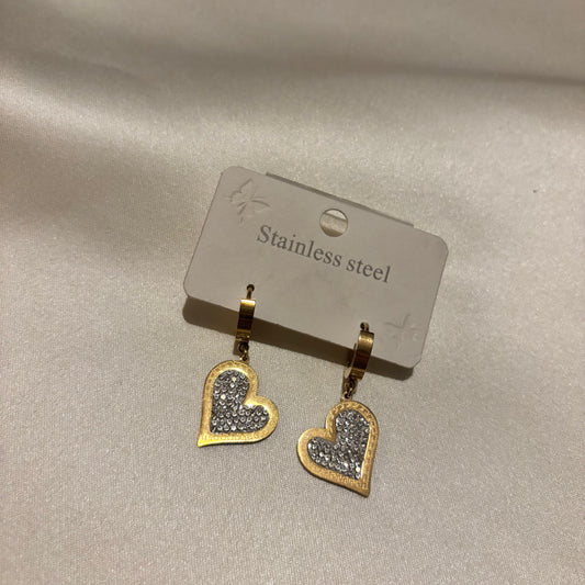 Lune Çelik Kalpli Taşlı Gold Küpe