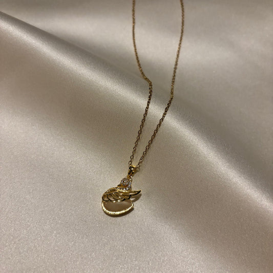 Lune Çelik Kanat Gold Kolye