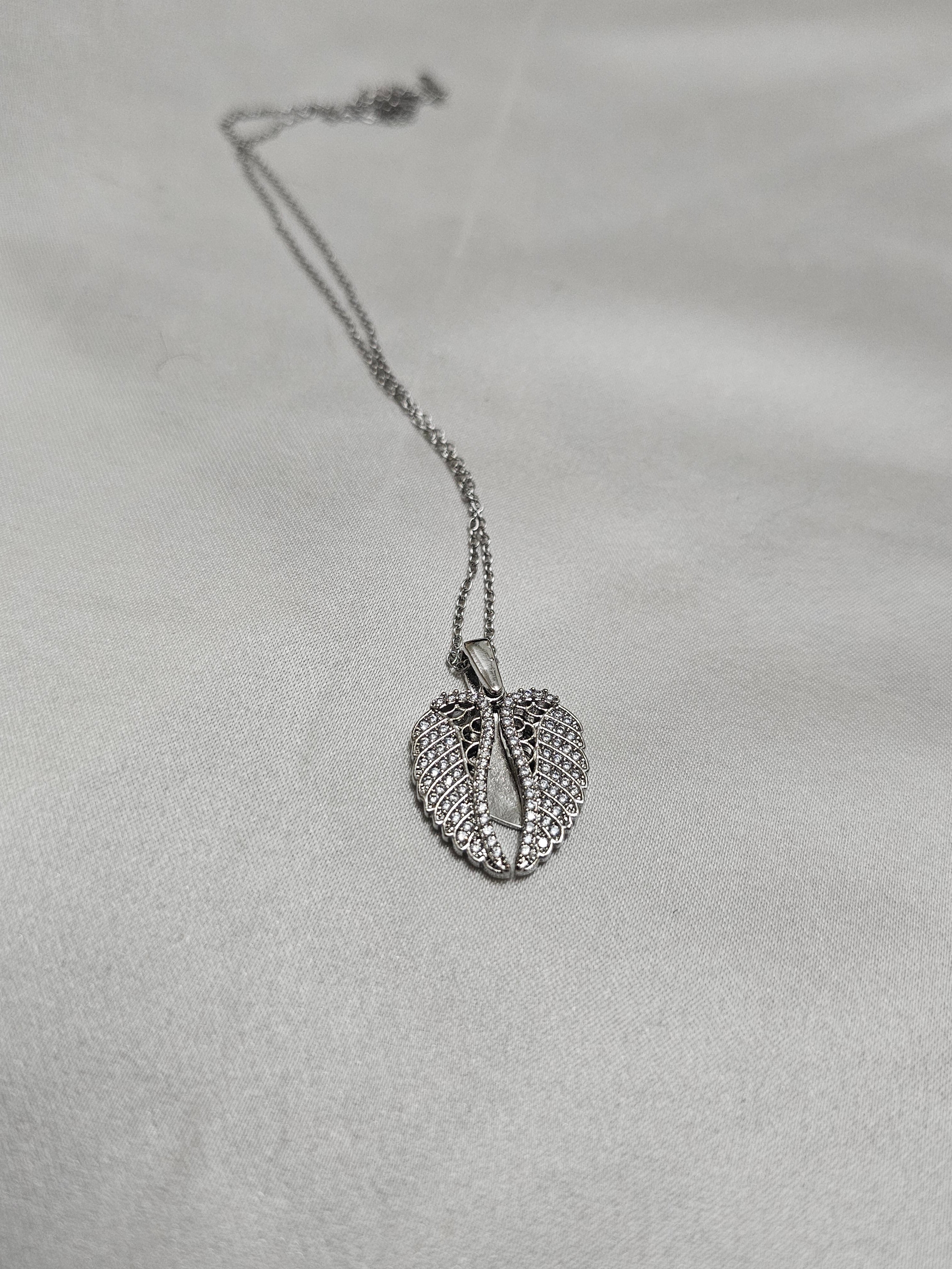 Lune Açılır Kanat Çelik Silver Kolye