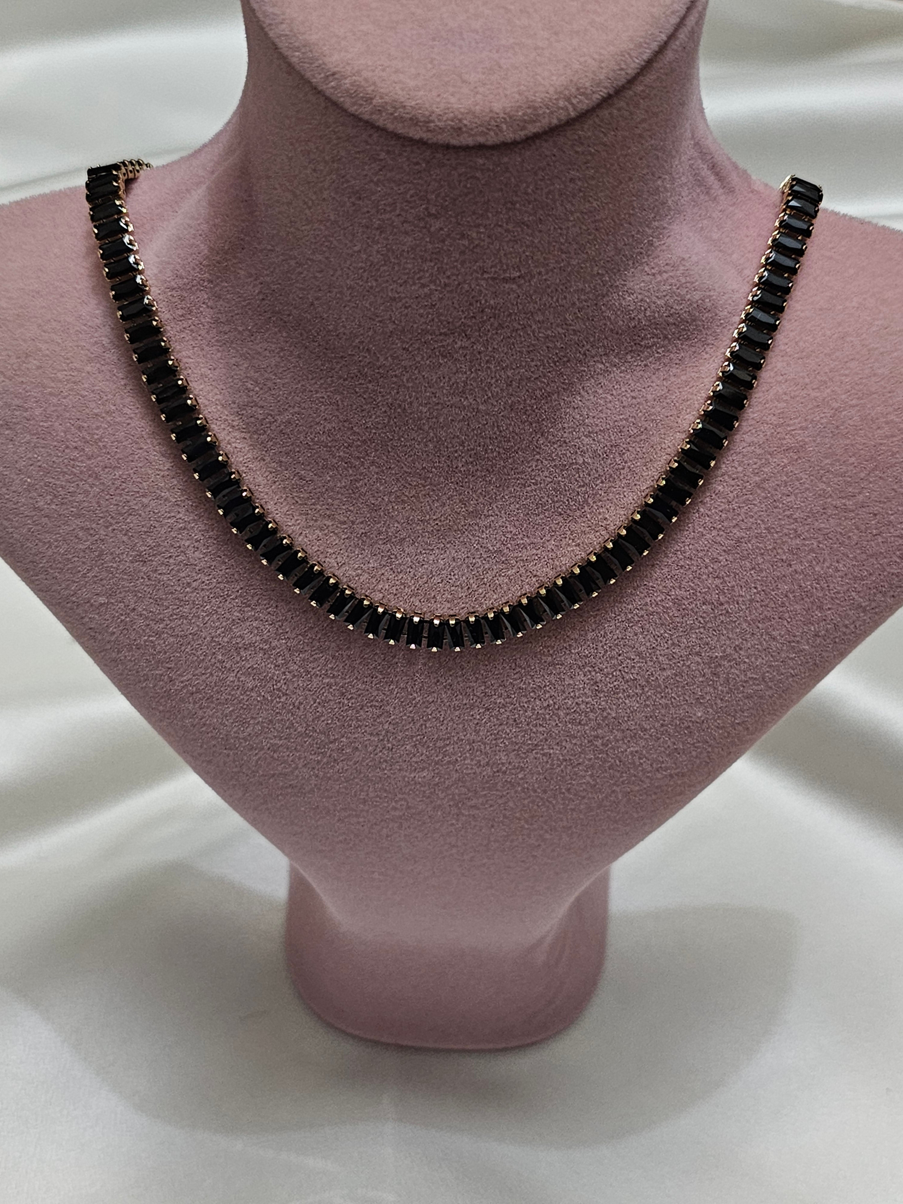 Su Yolu Siyah Gold Çelik Kolye